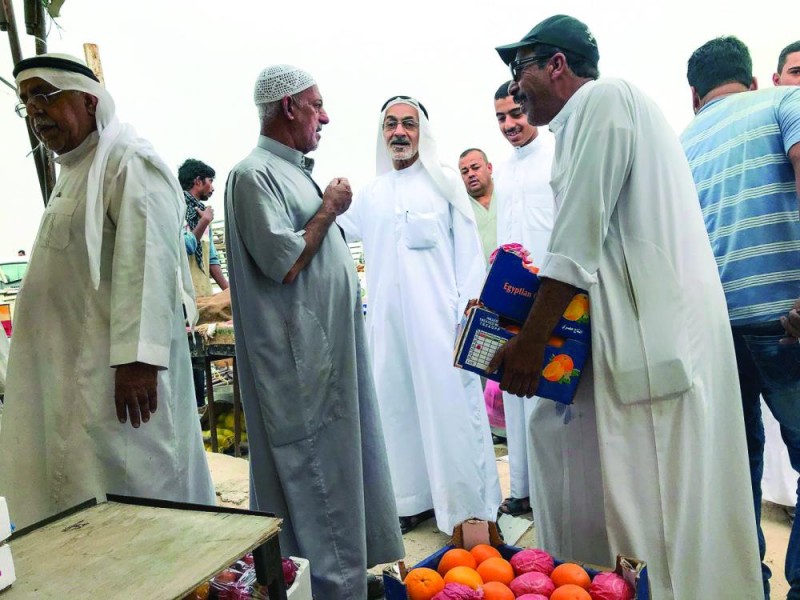 العيد ينعش مبيعات الخضار والفواكه بالأحساء