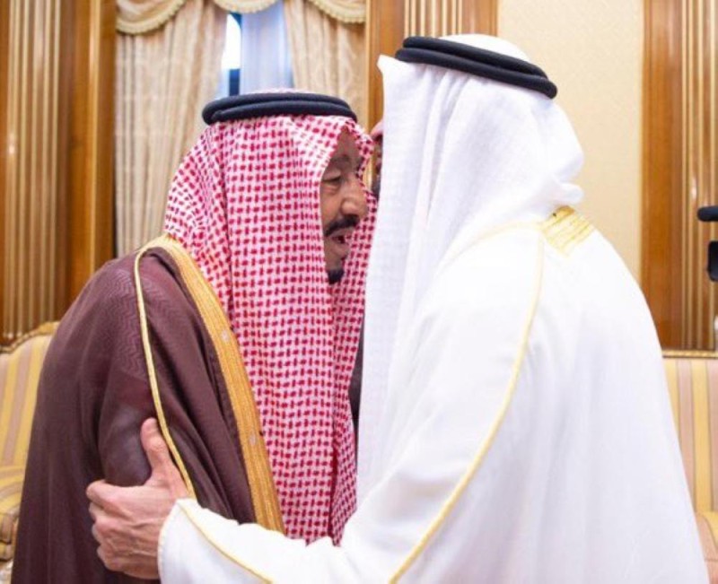 الملك يستعرض أوضاع المنطقة مع ولي عهد أبوظبي