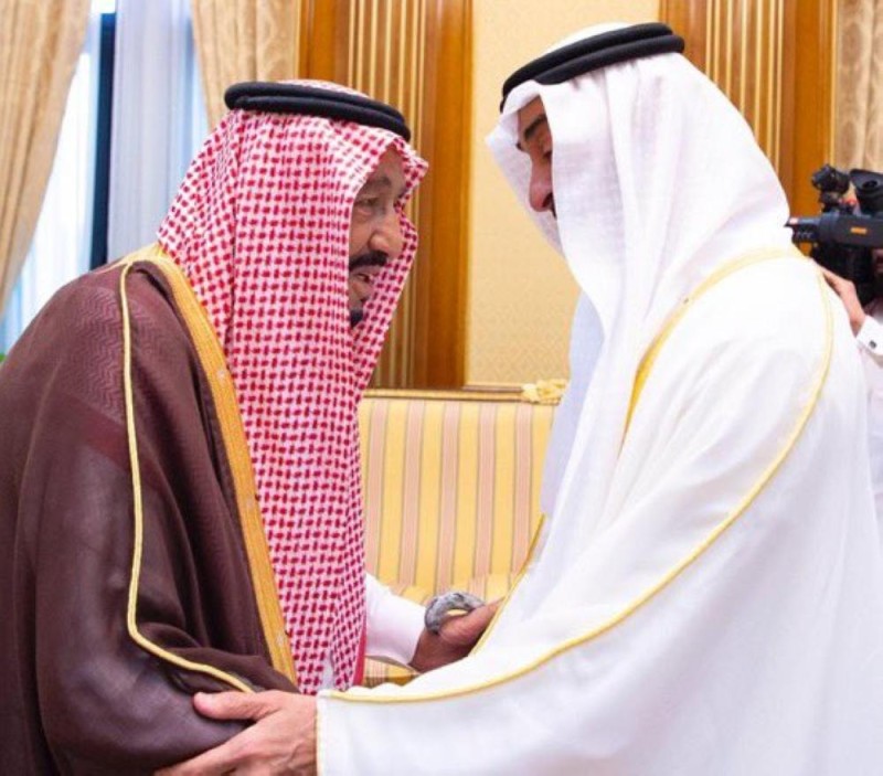 الملك يستعرض أوضاع المنطقة مع ولي عهد أبوظبي