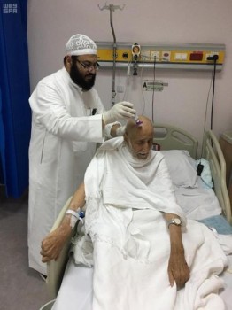 توفير خدمة الحلق والتقصير للحجاج المنومين