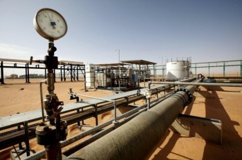 النفط يرتفع 4% مع انحسار التوترات التجارية الأمريكية الصينية