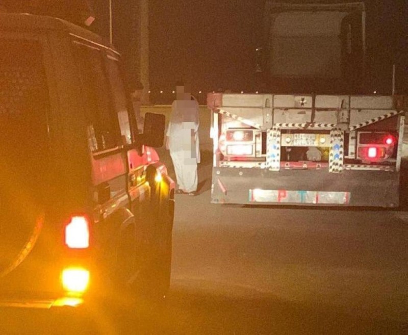 جدة.. الإطاحة بسائق شاحنة قادها عكس الاتجاه