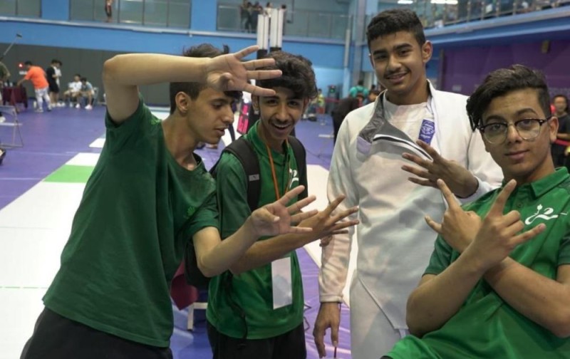 'الطويل' ينتزع ذهبية المبارزة بالآسيوية