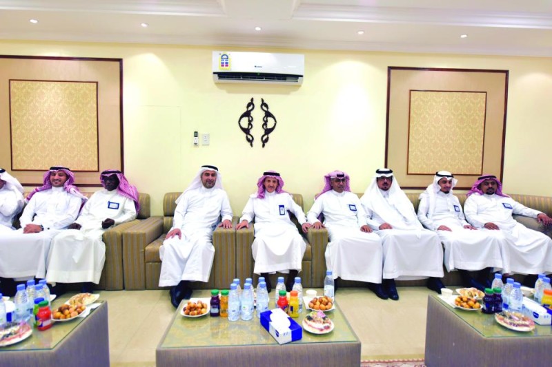 الدوائر الحكومية بالأحساءتعايد منسوبيها