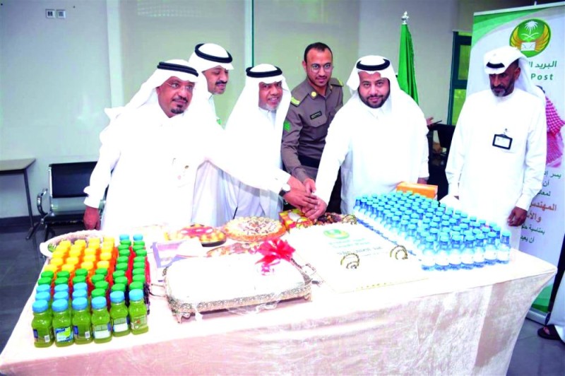 الدوائر الحكومية بالأحساءتعايد منسوبيها