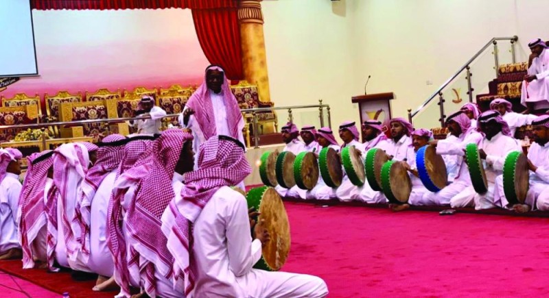 فنون القصيم تحتفي بالعيد بعروض فلكلورية