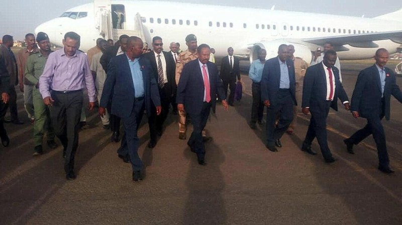 «حمدوك» يؤدي اليمين رئيسا لوزراء السودان التاسعة مساءً