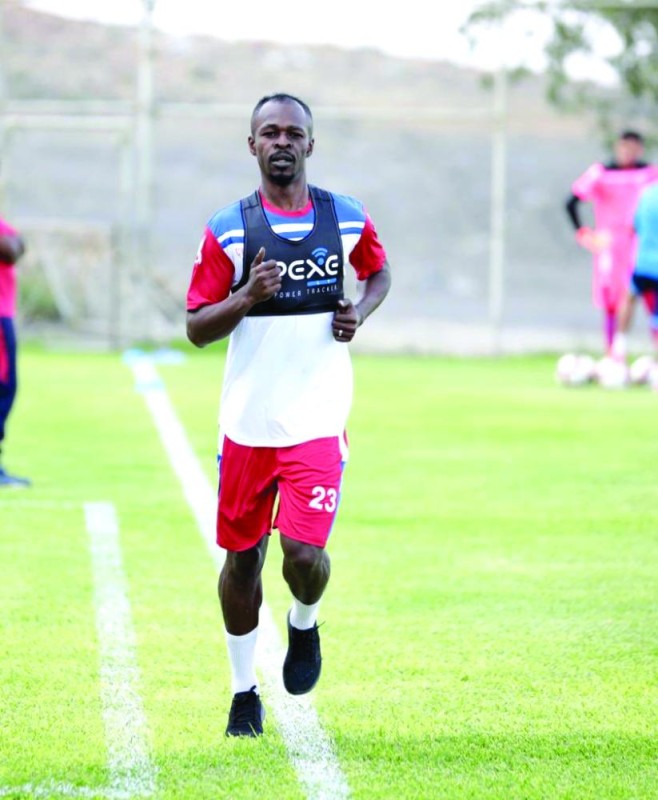 الهلال يهدد أبها «الوافد الجديد»