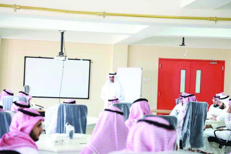6 آلاف برنامج تأهيلي لـ 190 ألف معلم ومعلمة