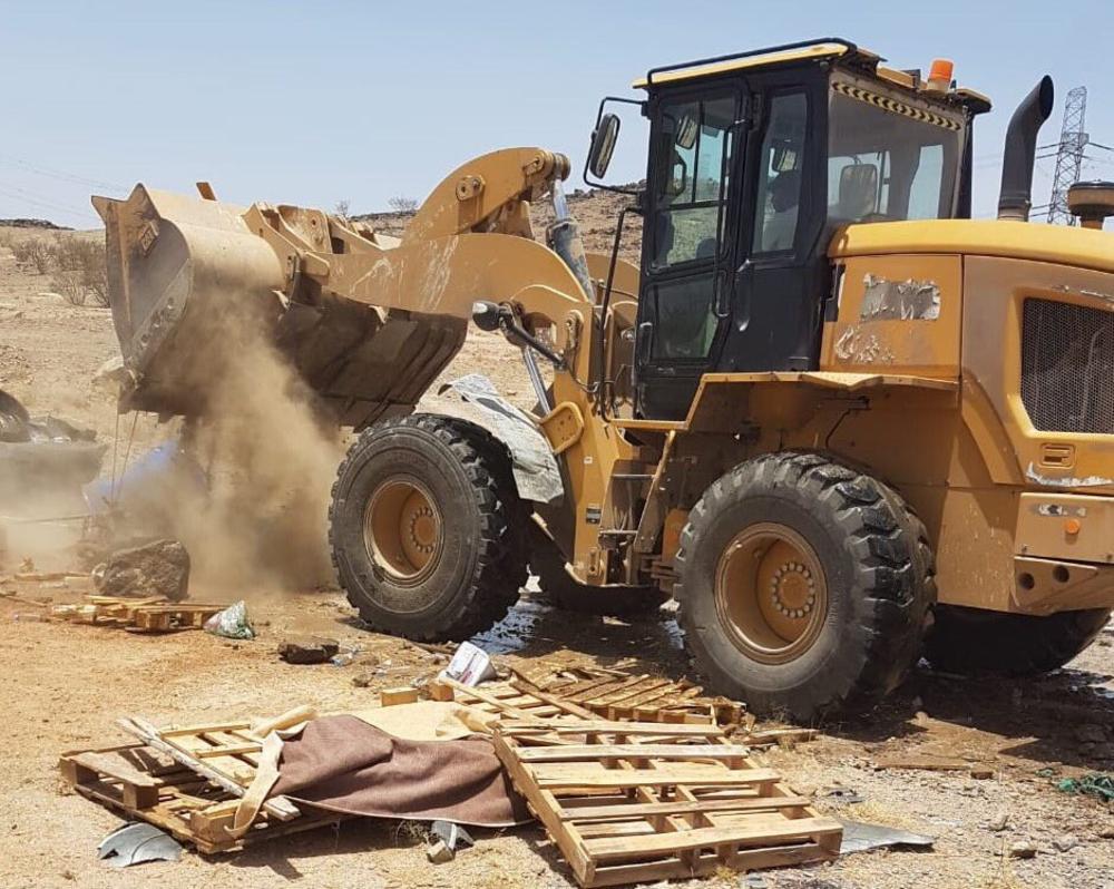 إزالة 30 تعديًا على أراض حكومية بالطائف