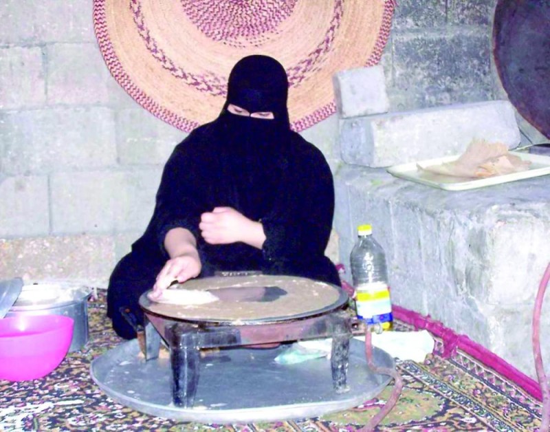 «التاوة» حرفة ورزق هدية من الأجداد بطعم التراث