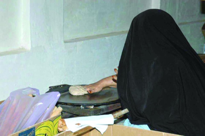 «التاوة» حرفة ورزق هدية من الأجداد بطعم التراث