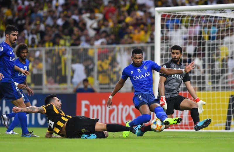 التعادل السلبي يخيم على قمة الاتحاد والهلال 