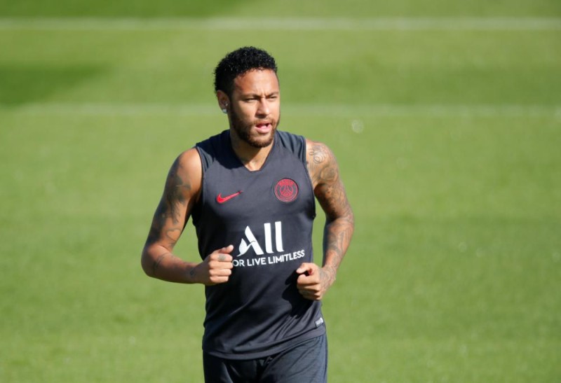 «برشلونة» يعرض 170 مليون يورو لعودة «نيمار»