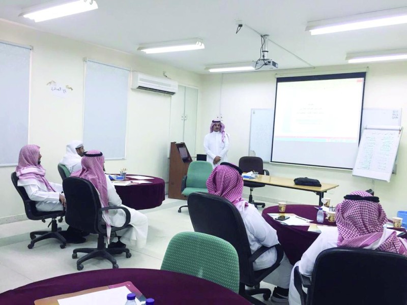 تطوير 55 معلما بالنعيرية «مهنيا»