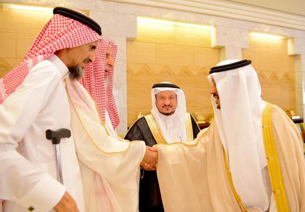 أمير الرياض يستقبل مفتي المملكة