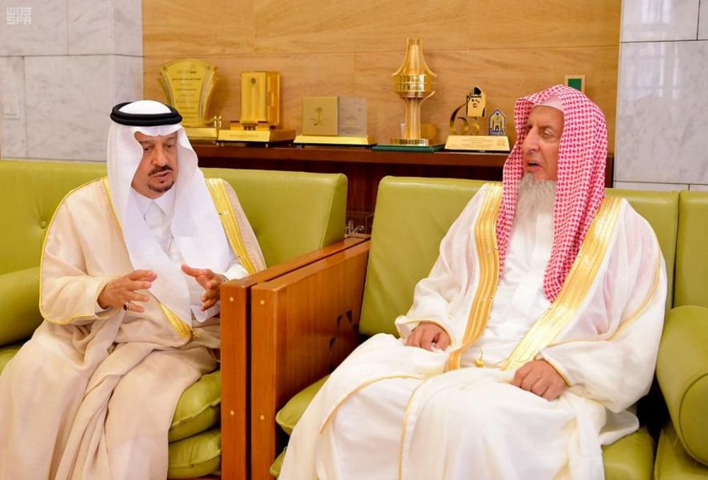 أمير الرياض يستقبل مفتي المملكة