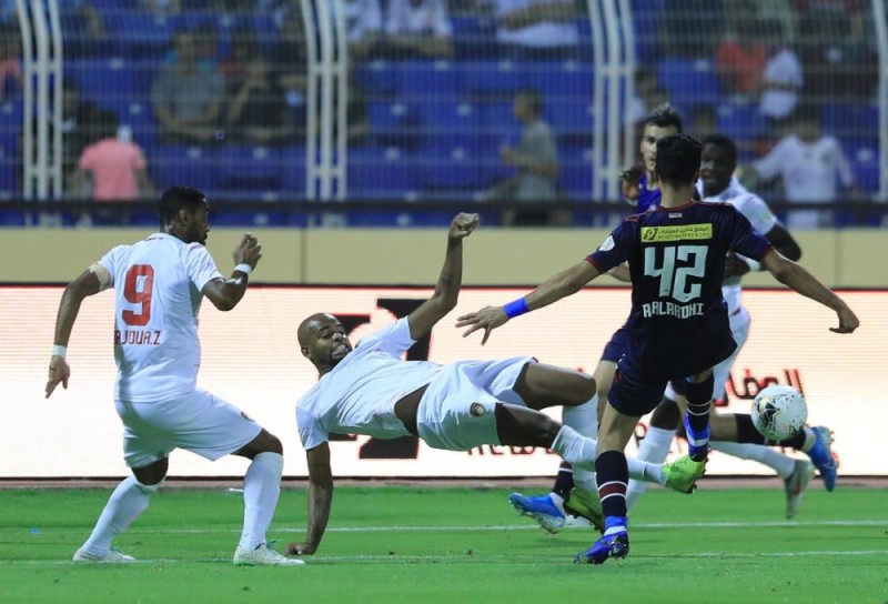 «العدالة» يقسو على «ضمك» برباعية