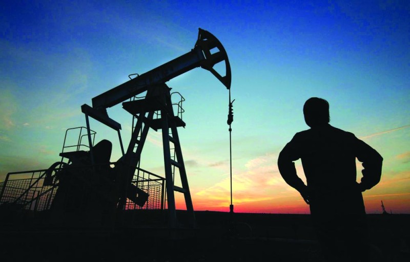 النفط ينخفض لـ 60.18 دولار
