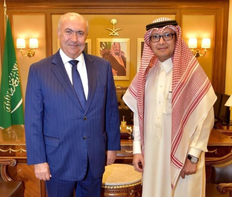 'بخاري' يستقبل رئيس حزب الحوار الوطني بلبنان