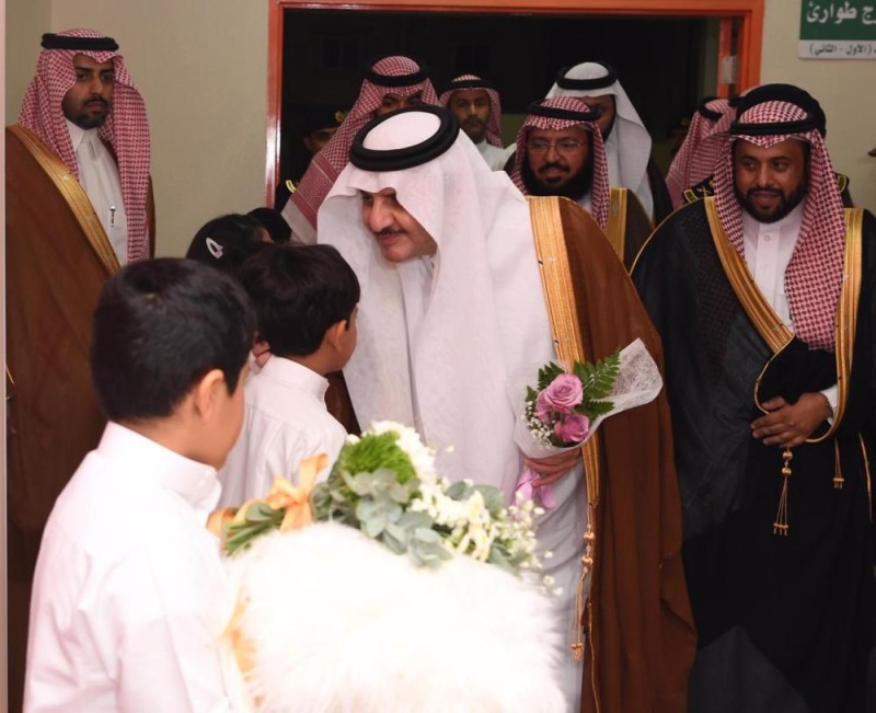 أمير الشرقية يدشن فصول 