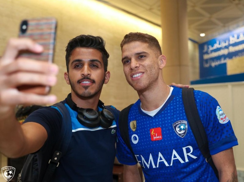 جماهير الهلال تحتفل بالكولومبي كويلار