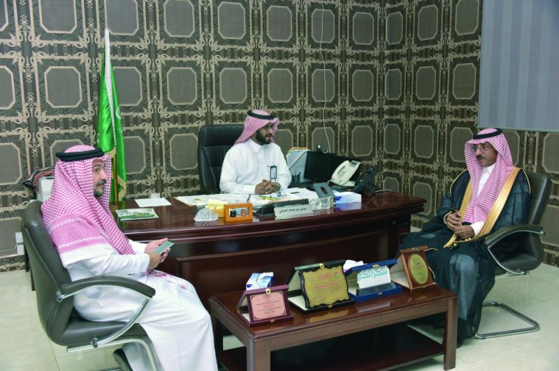 متابعة «الأسبوع الأول» بمدارس بقيق ميدانيا
