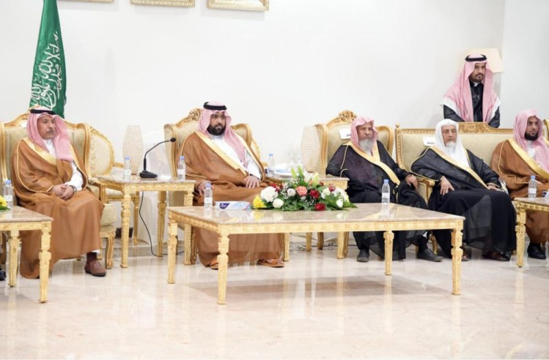 أمير جازان بالنيابة يطلع على احتياجات المواطنين 