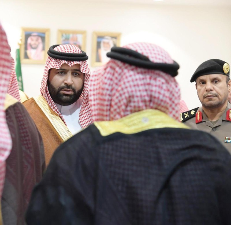 أمير جازان بالنيابة يطلع على احتياجات المواطنين 