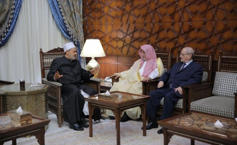 شيخ الأزهر يستقبل إمام المسجد الحرام