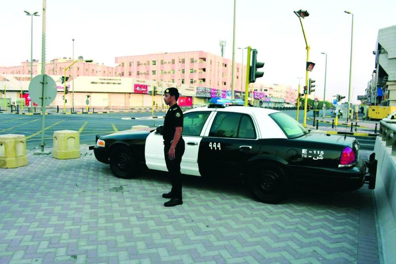 ضبط مرتكبي 14 جريمة سلب بالدمام والخبر