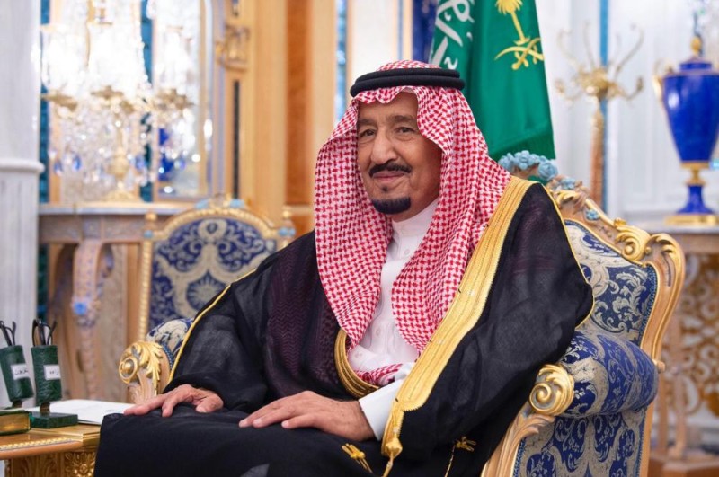 خادم الحرمين الشريفين يتسلم رسالة من أمير الكويت