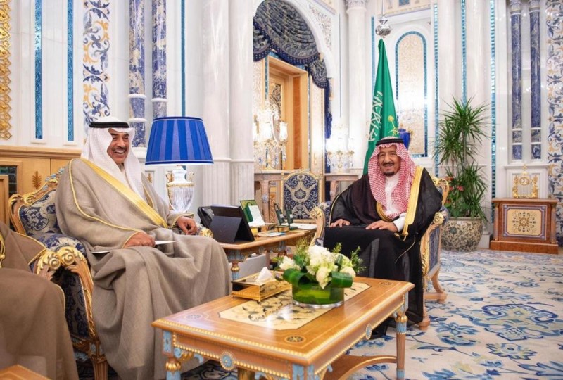 خادم الحرمين الشريفين يتسلم رسالة من أمير الكويت