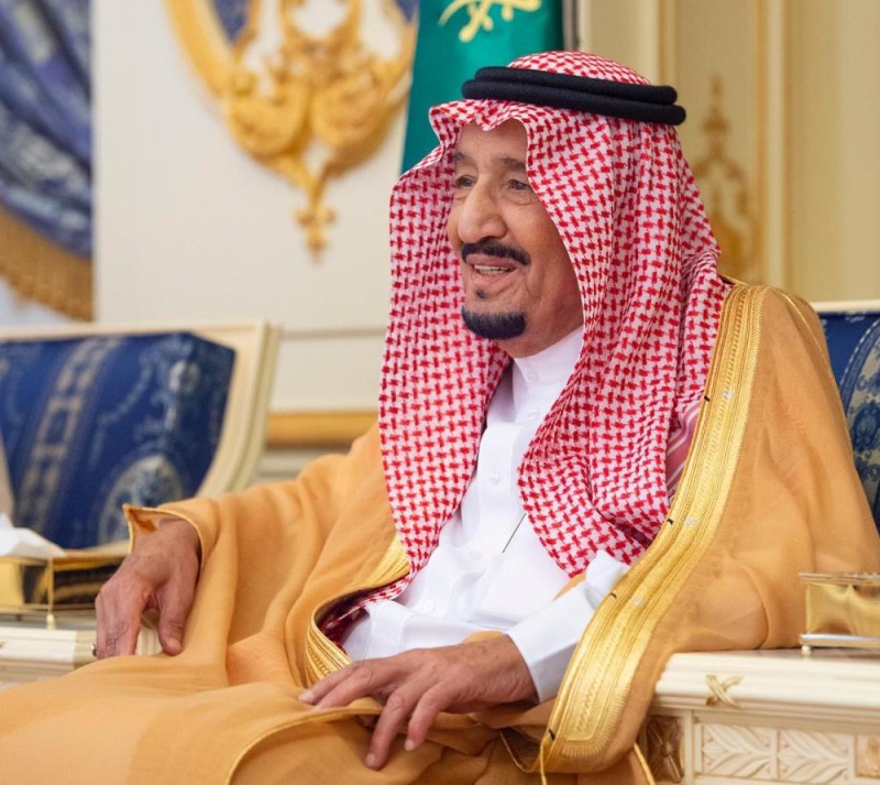 خادم الحرمين يستقبل الأمراء والعلماء وجمعاً من المواطنين