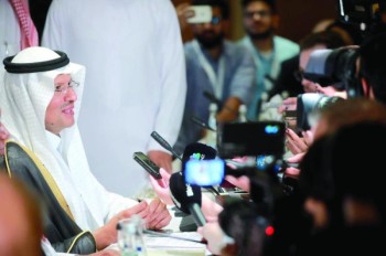 وزير الطاقة: المملكة مستعدة لإبقاء إنتاج النفط دون 10 ملايين برميل