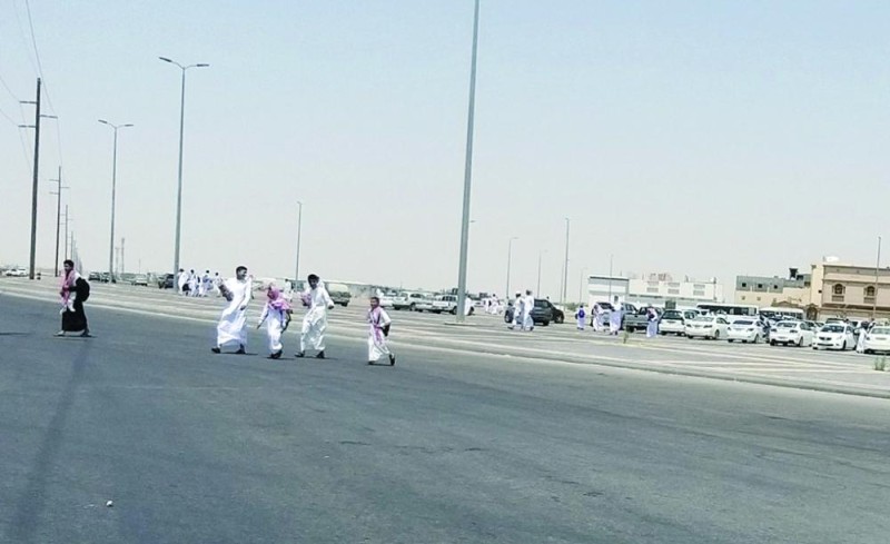 طريق بلدة الجرن يهدد الطلاب يوميا بحوادث الدهس