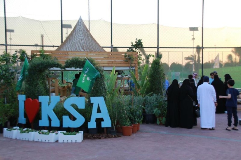 بالصور .. فرحة أطفال الشرقية باليوم الوطني