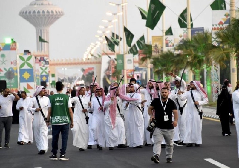 بالصور.. فعاليات جاذبة بكورنيش الخُبر