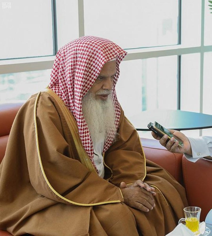 صحة إمام المسجد النبوي تتحسن