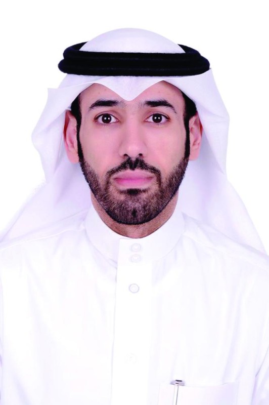 المحال التجارية تتنافس لتقديم العروض في اليوم الوطني