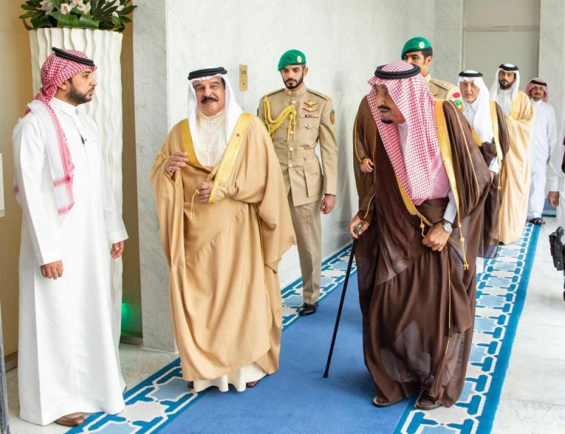 خادم الحرمين الشريفين يستقبل ملك البحرين
