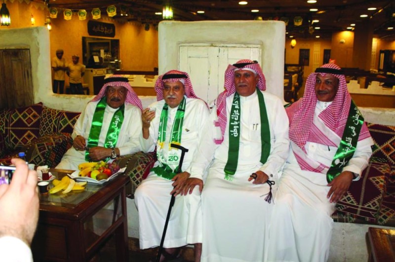 قدامى ونجوم الشرقية يحتفلون باليوم الوطني