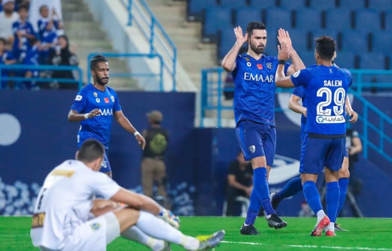 «النيران الصديقة» تغتال التعاون أمام الهلال