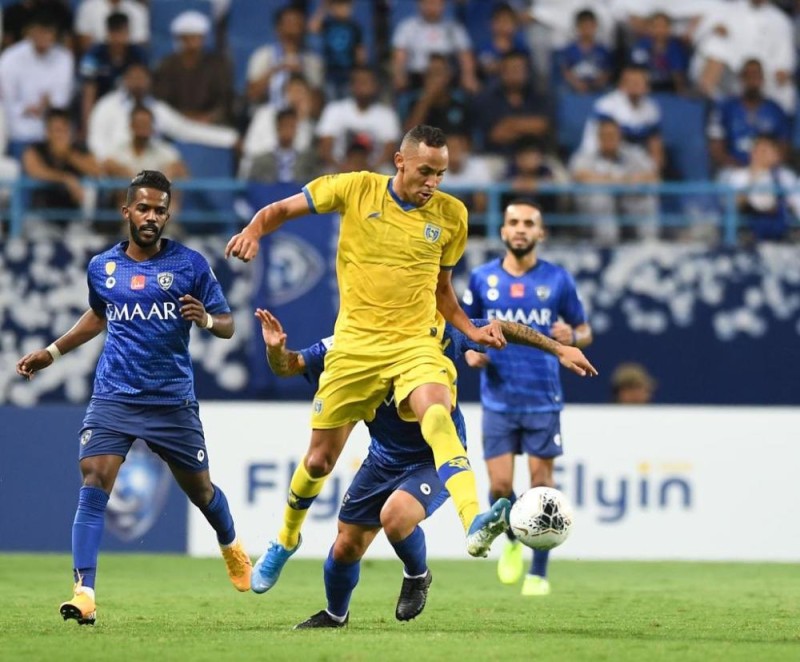 «النيران الصديقة» تغتال التعاون أمام الهلال