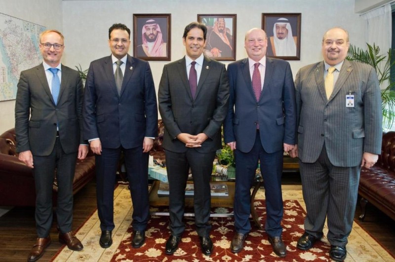 وزير النقل يناقش مع مسؤول أوروبي مجالات التعاون
