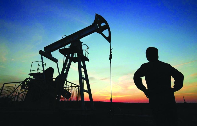 0.8 % تراجعا في أسعار النفط