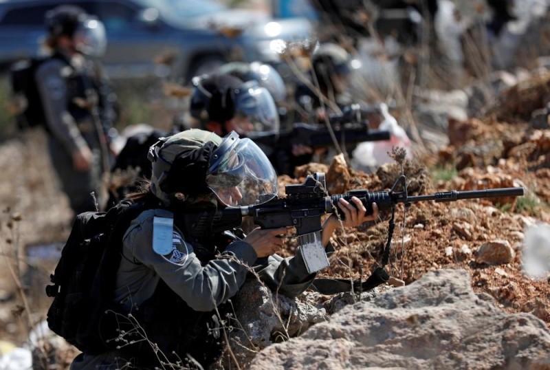 جيش الاحتلال يعتقل 8 فلسطينيين