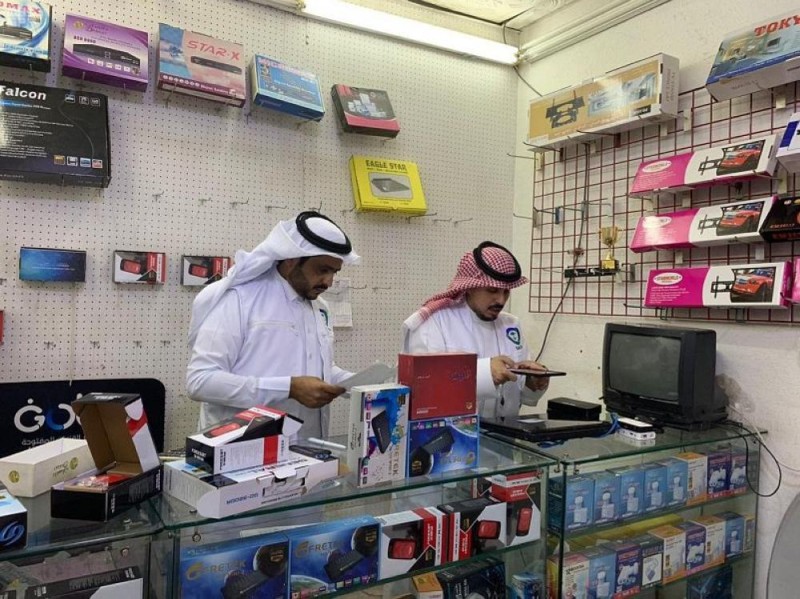 «الملكية الفكرية» تشن حملة على المحلات التجارية