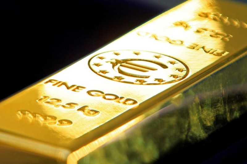 الذهب يتراجع بنسبة 0.6%