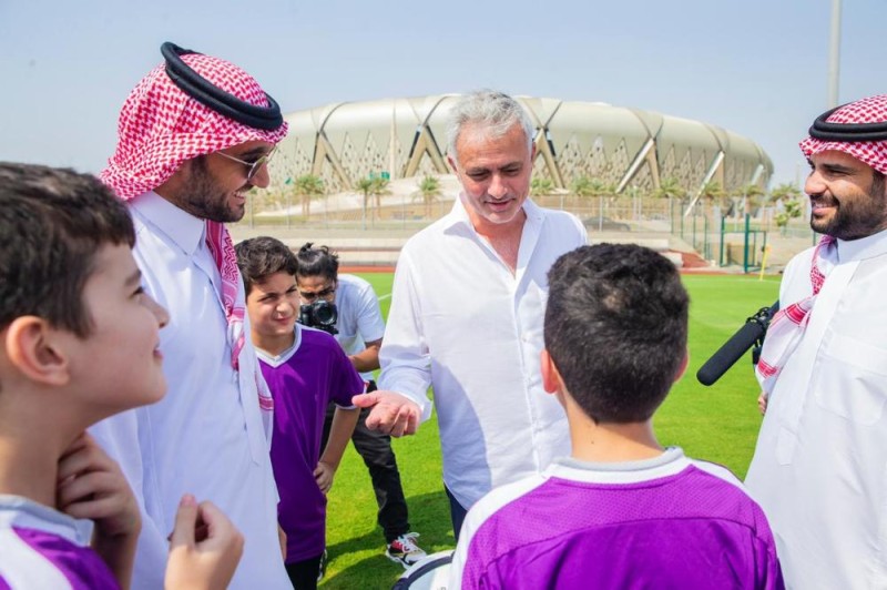 مورينيو يلتقي بالمواهب السعودية